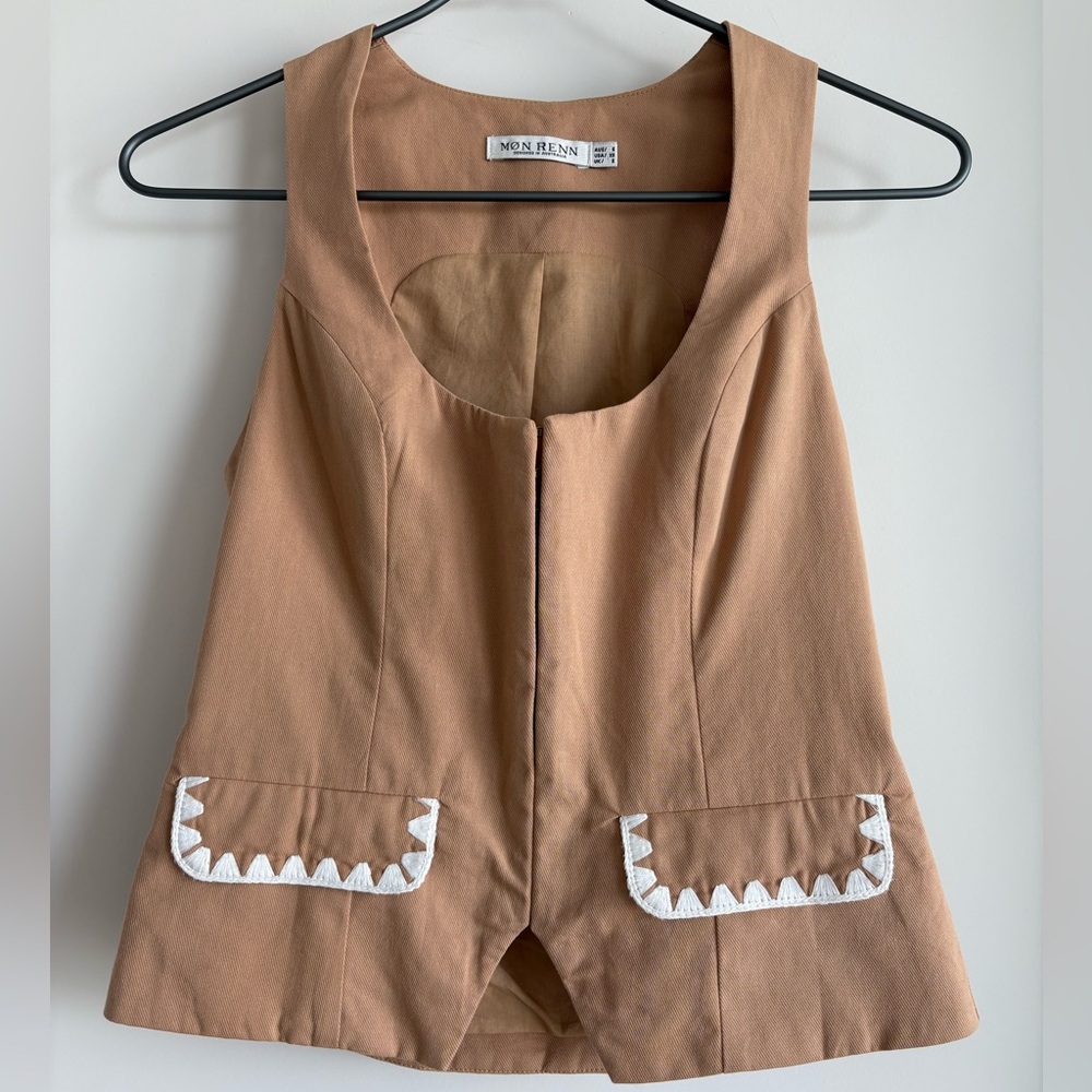 Møn Renn Sleeveless Top With Hook And Eye Closures
